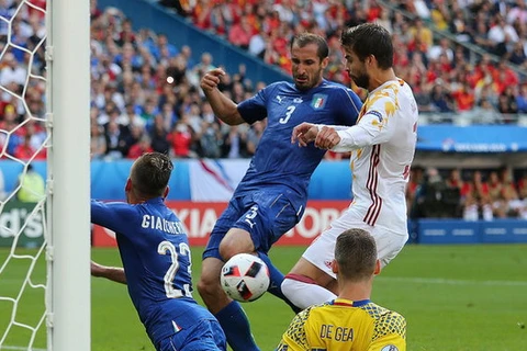 Italy đối đầu Tây Ban Nha ở vòng loại World Cup. (Nguồn: Getty Images)