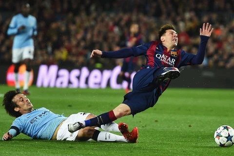 Man City (áo xanh) đang rất quyết tâm giành chiến thắng trước Barcelona. (Nguồn: Getty Images)