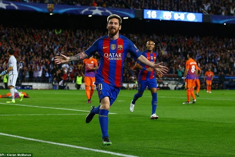 Messi lập hat-trick vào lưới Man City. (Nguồn: Daily Mail)