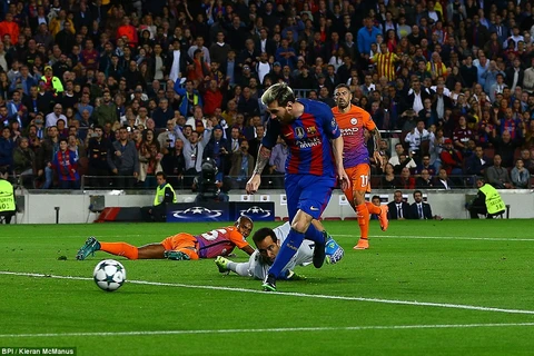 Messi góp công lớn giúp Barcleona vùi dập Man City. (Nguồn: Daily Mail)