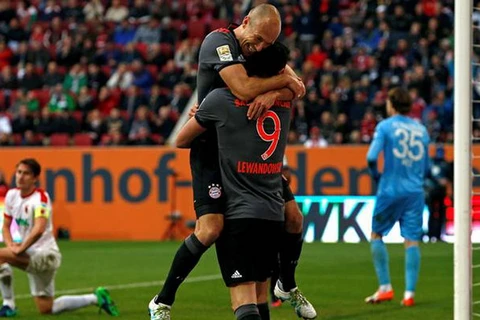 Lewandowski và Robben mang chiến thắng về cho Bayern. (Nguồn: Reuters)