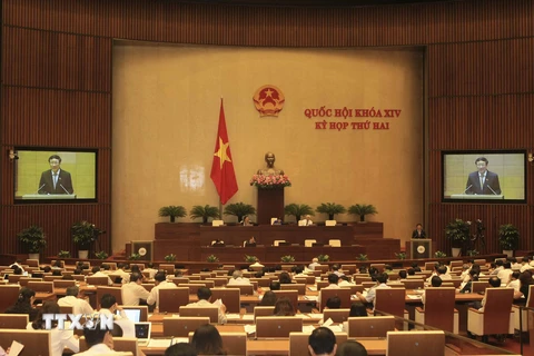 Chủ tịch Quốc hội Nguyễn Thị Kim Ngân chủ trì kỳ họp thứ 2 Quốc hội khóa XIV tại Hà Nội hôm 28/10. (Ảnh: Phạm Kiên/TTXVN)