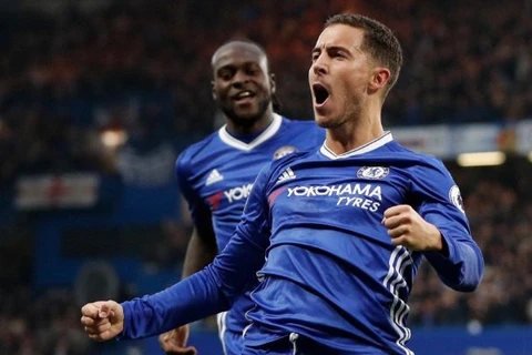 Hazard đưa Chelsea lên ngôi đầu bảng. (Nguồn: Getty Images)
