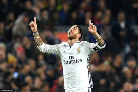 Ramos mang 1 điểm về cho Real Madrid trước Barcelona. (Nguồn: Getty Images)