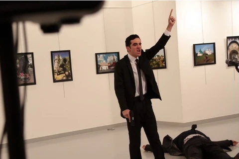 Hiện trường vụ Đại sứ Nga bị bắn. (Nguồn: cbsnews.com)