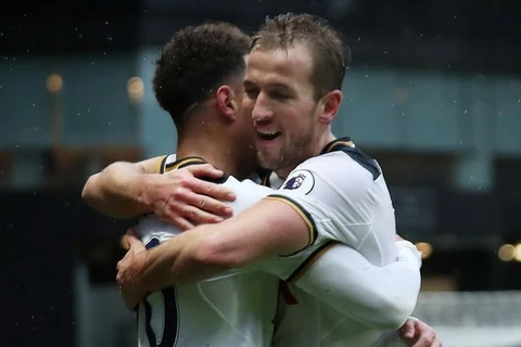 Kane và Alli mang chiến thắng về cho Tottenham. (Nguồn: Mirror)