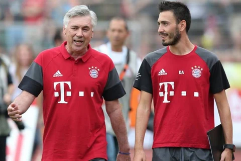 Davide Ancelotti (trái) sẽ cùng cha dẫn dắt Bayern. (Nguồn: DPA)