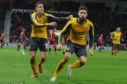 Giroud giúp Arsenal may mắn thoát thua. (Nguồn: Getty Images)