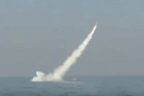 Pakistan phóng tên lửa hành trình đầu tiên của mình từ tàu ngầm. (Nguồn: inuth.com)