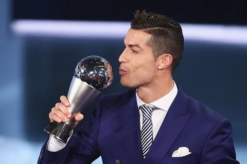 Ronaldo giành danh hiệu Cầu thủ xuất sắc nhất thế giới 2016. (Nguồn: Getty Images)
