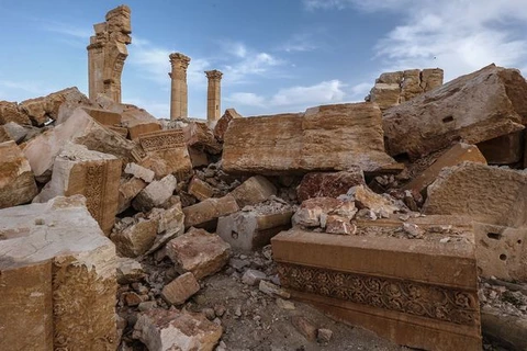Thành cổ Palmyra bị IS phá hủy. (Nguồn: Mirror)