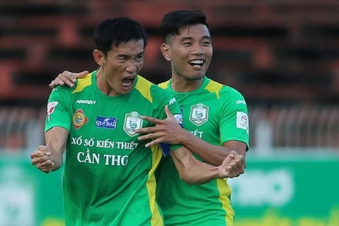XSKT Cần Thơ có chiến thắng đầu tiên ở V-League 2017.