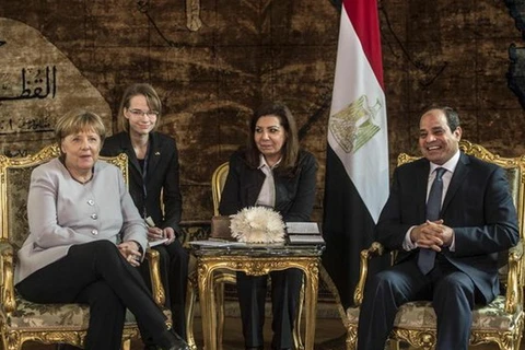 Tổng thống Ai Cập Abdel-Fattah El-Sisi (phải) và Thủ tướng Đức Angela Merkel. (Nguồn: AFP)
