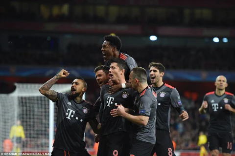 Bayern hủy diệt Arsenal tại Emirates. (Nguồn: Daily Mail)