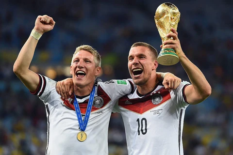 Podolski và Schweinsteiger ăn mừng chức vô địch World Cup 2014. (Nguồn: dfb.de)