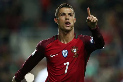 Ronaldo lập cú đúp cho Bồ Đào Nha. (Nguồn: foxsports)