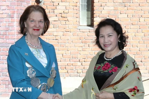 Chủ tịch Quốc hội Nguyễn Thị Kim Ngân gặp Thị trưởng thành phố Eva Louis Erlandsson Slorach. (Ảnh: Trọng Đức/TTXVN)