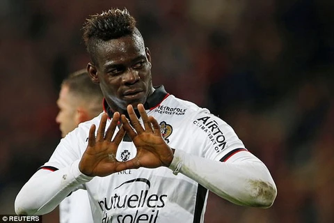 Balotelli lại sắm vai người hùng giúp Nice giành trọn ba điểm. (Nguồn: Reuters)