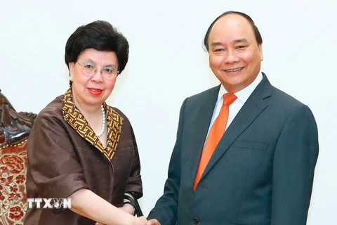 Thủ tướng Nguyễn Xuân Phúc tiếp bà Margaret Chan, Tổng giám đốc Tổ chức Y tế Thế giới (WHO). (Ảnh: Thống Nhất/TTXVN)
