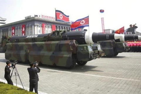 Một trong những loại tên lửa của Triều Tiên tại lễ diễu binh sáng 15/4. (Nguồn: BBC)