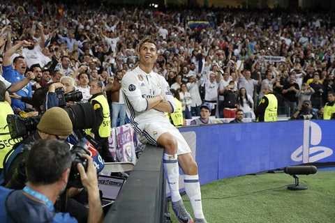 Ronaldo ăn mừng bàn thắng nhân đôi cách biệt cho Real. (Nguồn: Getty Images)