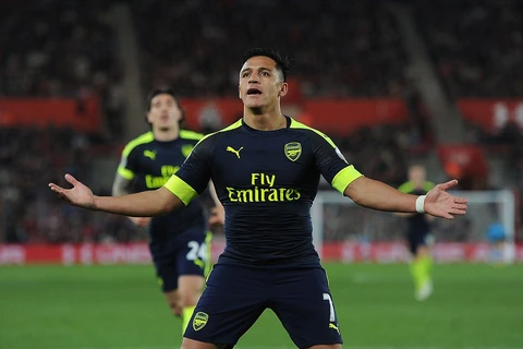 Alexis Sanchez mang chiến thắng về cho Arsenal. (Nguồn: Daily Mail)