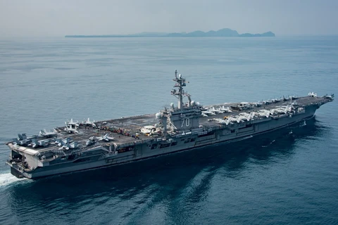 Tàu sân bay chạy bằng năng lượng hạt nhân USS Carl Vinson. (Nguồn: CNN)