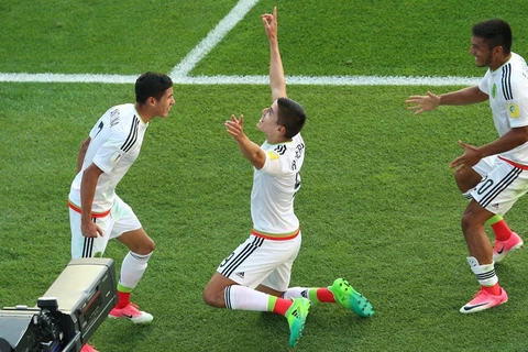 Ronaldo Morell (giữa) đưa U20 Mexico vào tứ kết. (Nguồn: Getty Images)