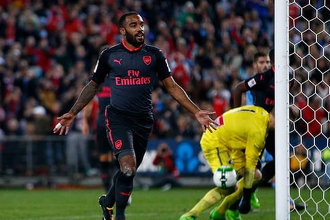 Lacazette dễ dàng có bàn đầu tiên trong màu áo Arsenal. (Nguồn: Getty Images)