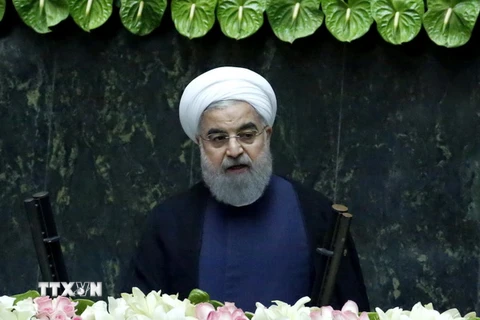 Tổng thống Iran Hassan Rouhani phát biểu trong lễ tuyên thệ nhậm chức ở Tehran, ngày 5/8. (Nguồn: AFP/TTXVN)