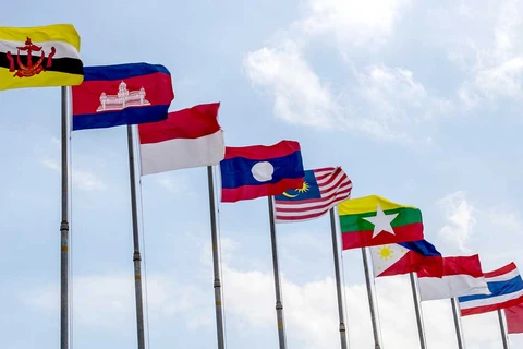 Quốc kỳ của các nước thành viên ASEAN.