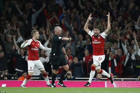 Giroud vui mừng khi giúp đội nhà giành chiến thắng nghẹt thở. (Nguồn: AP)