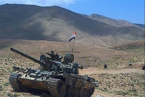 Quân đội Syria tấn công IS ở Tây Qalamoun. (Nguồn: almasdarnews)