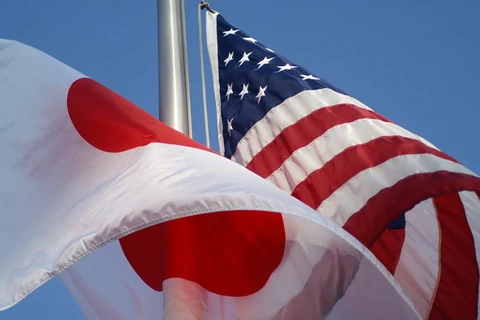 Quốc kỳ của Nhật Bản và Mỹ. (Nguồn: Asia World Media)