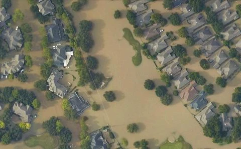 Houston chìm trong nước vì bão Harvey. (Nguồn: cnbc.com)