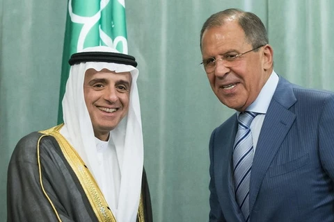 Ngoại trưởng Nga Sergei Lavrov và người đồng cấp Saudi Arabia Adel bin Ahmed Al-Jubeir. (Nguồn: AP)