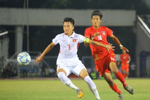 U18 Việt Nam (áo trắng) bị loại. (Nguồn: MFF)