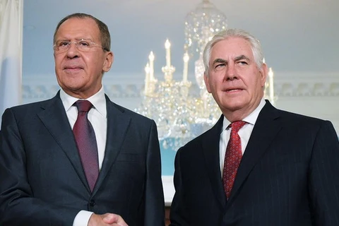 Ngoại trưởng Nga Sergei Lavrov và người đồng cấp Mỹ Rex Tillerson. (Nguồn: AFP)