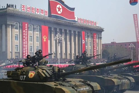 Hình ảnh Triều Tiên phô diễn sức mạnh quân sự tại lễ duyệt binh. (Nguồn: CNN.com)