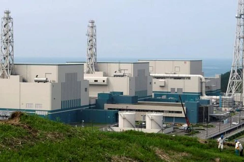 Các lò phản ứng hạt nhân 7 (trái), 6 (giữa) và 5. (Nguồn: Reuters)