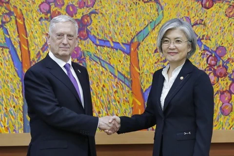 Bộ trưởng Quốc phòng Mỹ James Mattis và Ngoại trưởng Hàn Quốc Kang Kyung-wha. (Nguồn: Yonhap)