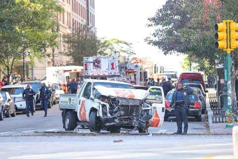[Photo] Hiện trường vụ tấn công đẫm máu bằng xe bán tải ở New York