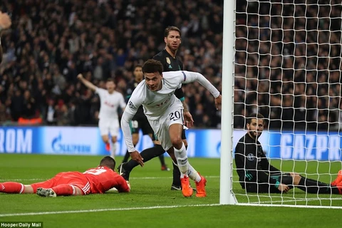 Tottenham (áo trắng) đã khiến Real phải ôm hận ở Wembley. (Nguồn: Daily Mail)