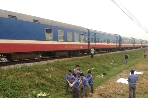 Nam Định: Tàu hỏa đâm xe máy làm 3 người tử vong thương tâm