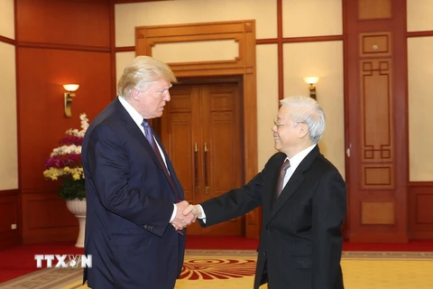 Tổng Bí thư Nguyễn Phú Trọng tiếp Tổng thống Hoa Kỳ Donald Trump thăm cấp Nhà nước tới Việt Nam. (Ảnh: Trí Dũng/TTXVN​)
