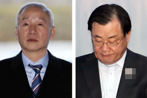 Hai cựu giám đốc NIS Nam Jae-joon (trái) và Lee Byung-kee. (Nguồn: Yonhap)