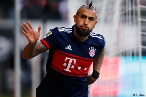 Vidal giúp Bayern vô địch lượt đi. (Nguồn: Reuters)