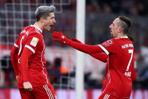 Lewandowski (trái) giúp Bayern giành chiến thắng. (Nguồn: Getty Images)