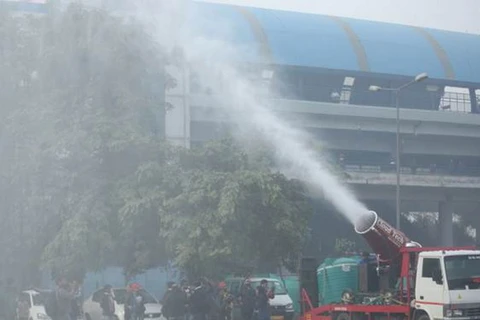Ấn Độ thử nghiệm 'vòi rồng chống khói.' (Nguồn: indianexpress)