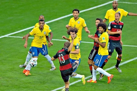 Thomas Mueller mở tỷ số 1-0 trong trận thảm bại 1-7 của Brazil. (Nguồn: Bild)